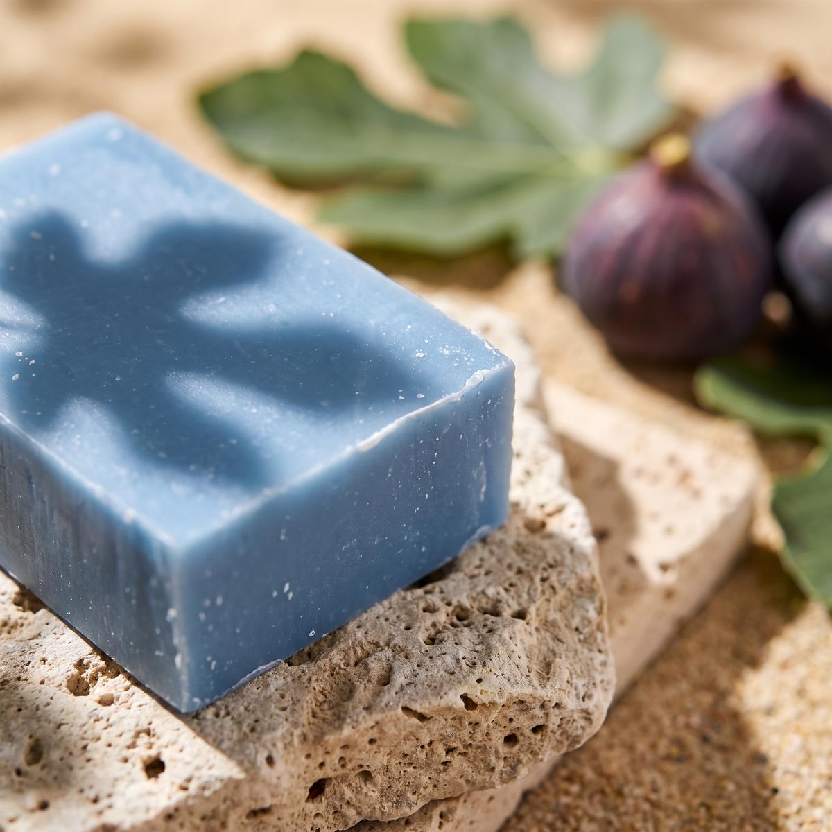 Detail der handgeschnittenen Kante der Velvet Shade Seife